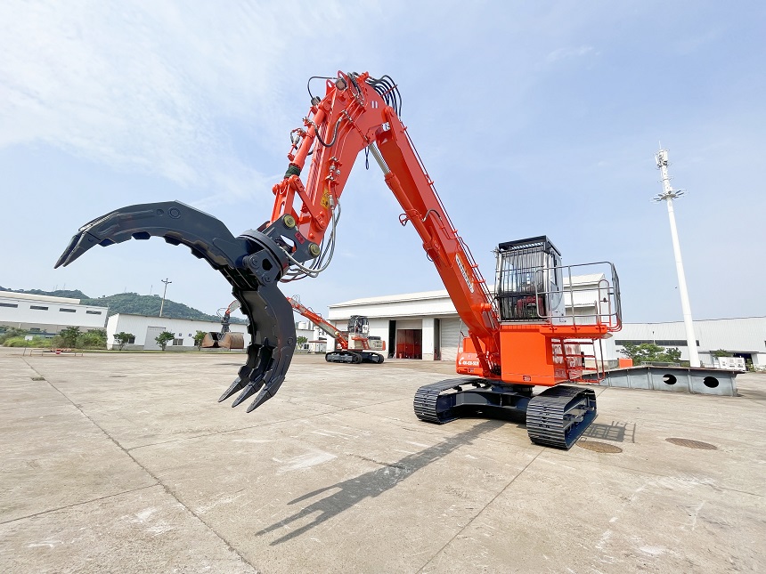 抓鋼機(jī).jpg 抓鋼機(jī).jpg